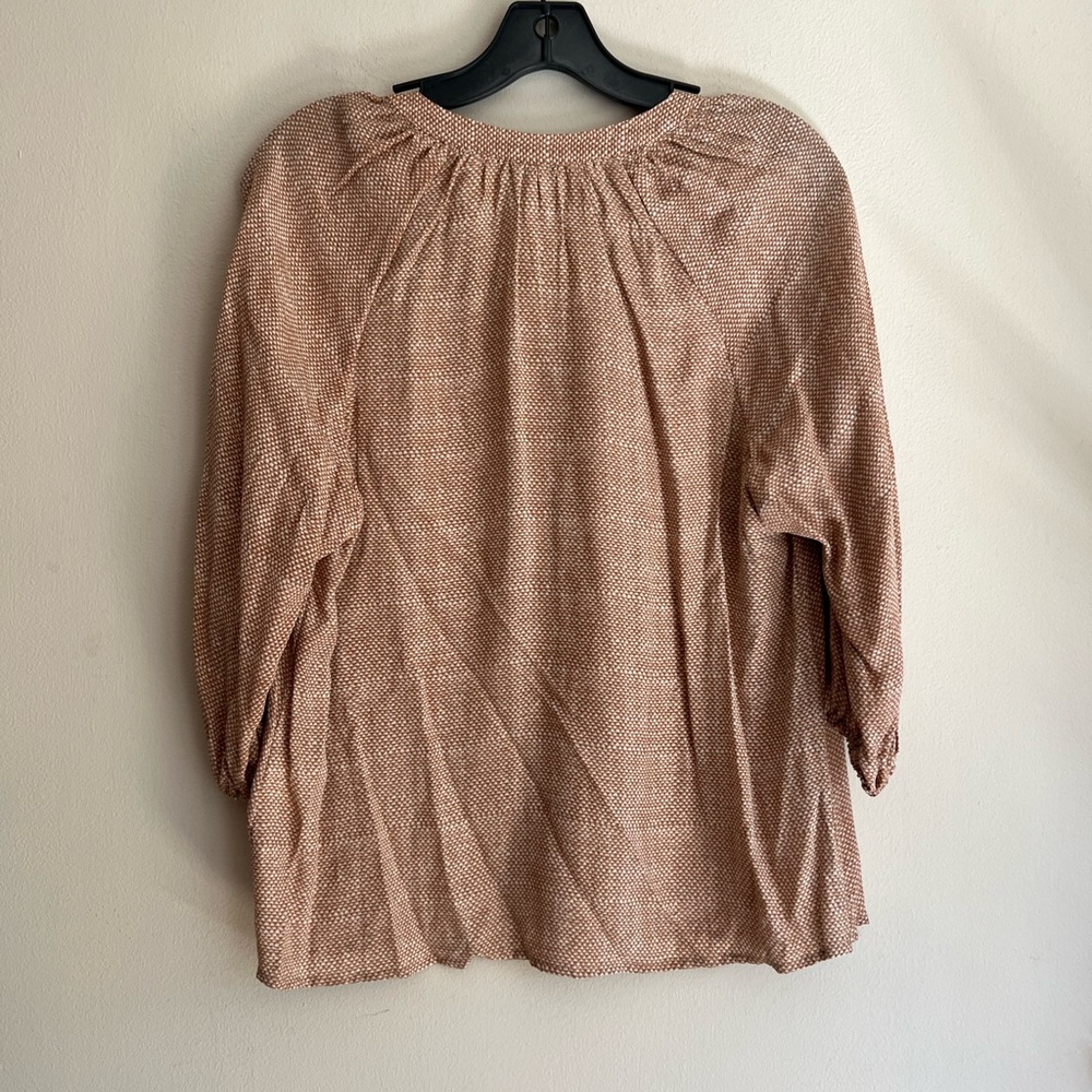Joie woman’s 100% silk v neck blouse - Picture 3 of 9